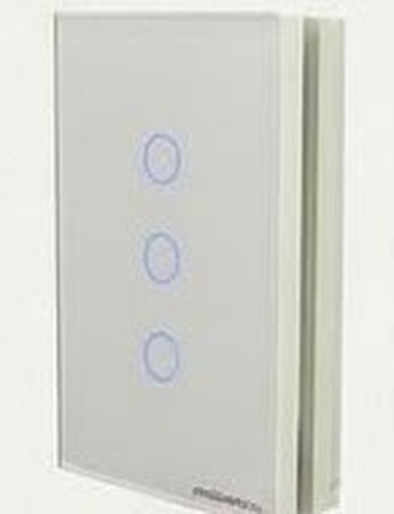 Interruptor touch inteligente branco com três teclas iluminadas em azul